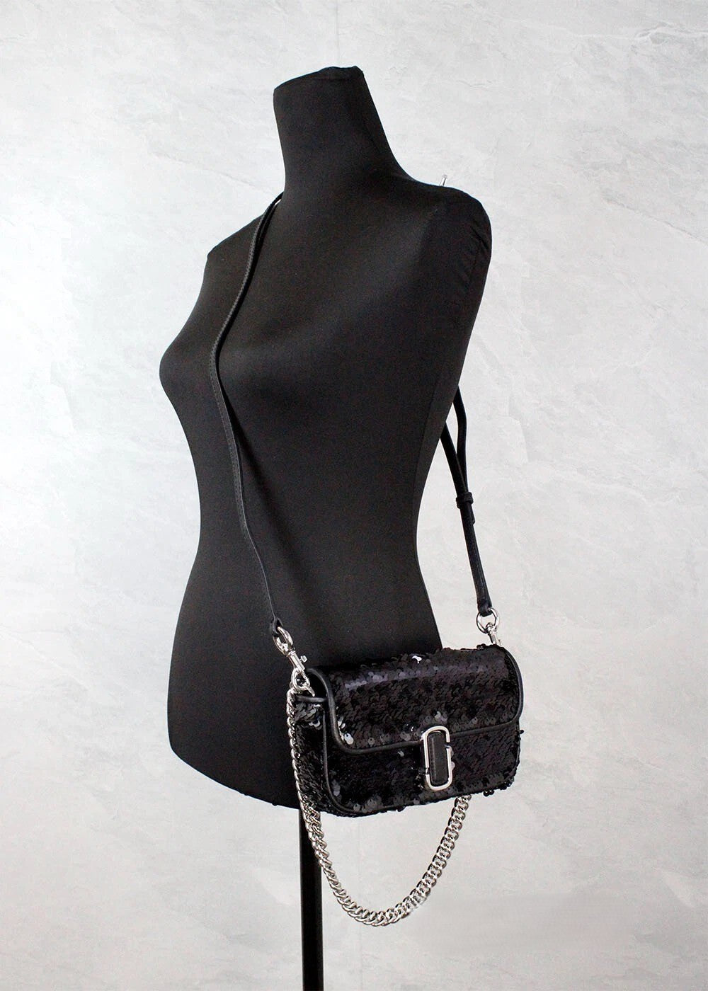 Sac à bandoulière Marc Jacobs The Mini J Marc en sequins noirs