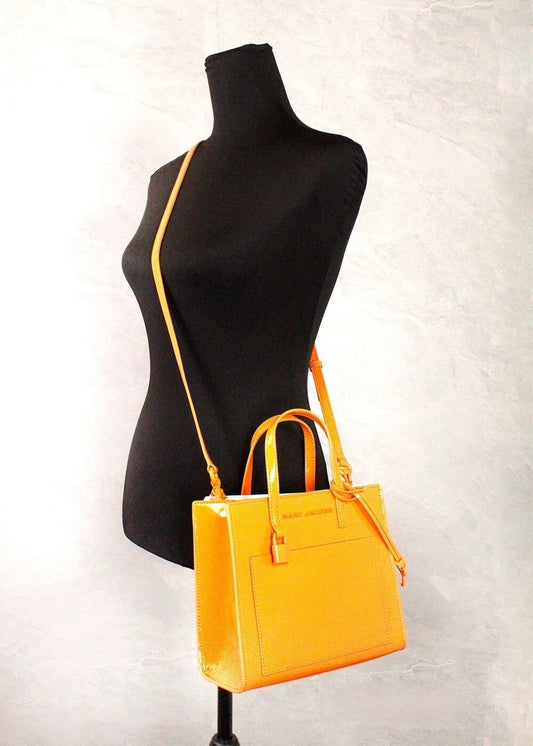 Sac à main cabas bandoulière Marc Jacobs Mini Grind en cuir verni brûlé