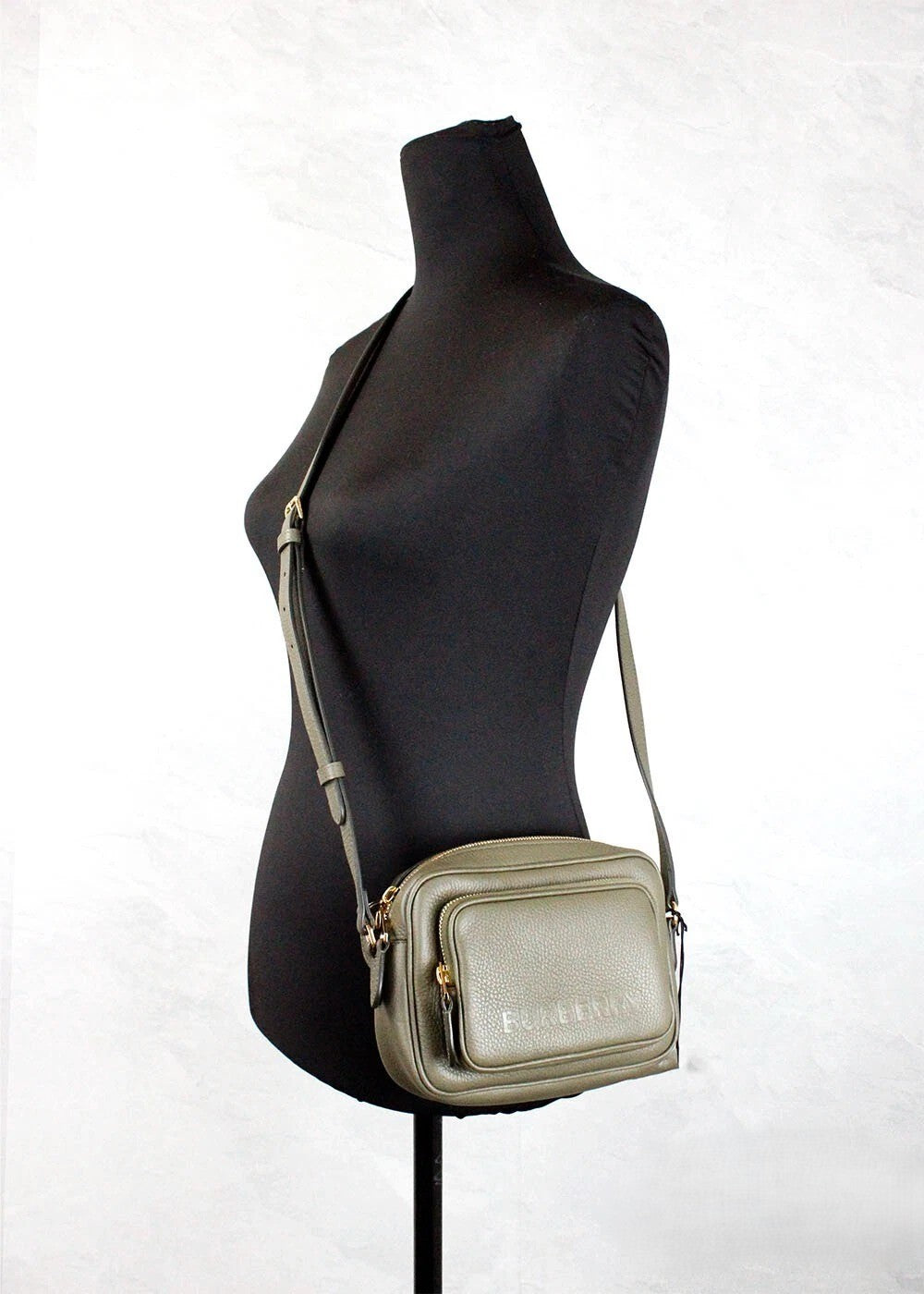 Bolso Bandolera Pequeño para Cámara Burberry de Piel Granulada Verde Helecho Oscuro con Logotipo