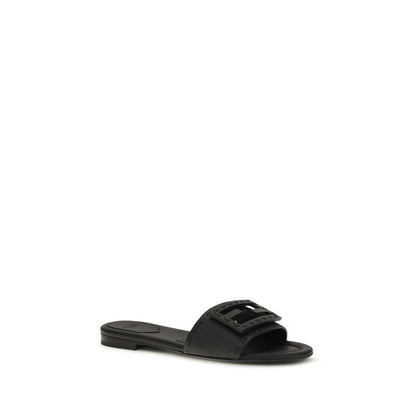 Sandalias planas Fendi de piel de becerro negra Bos Taurus