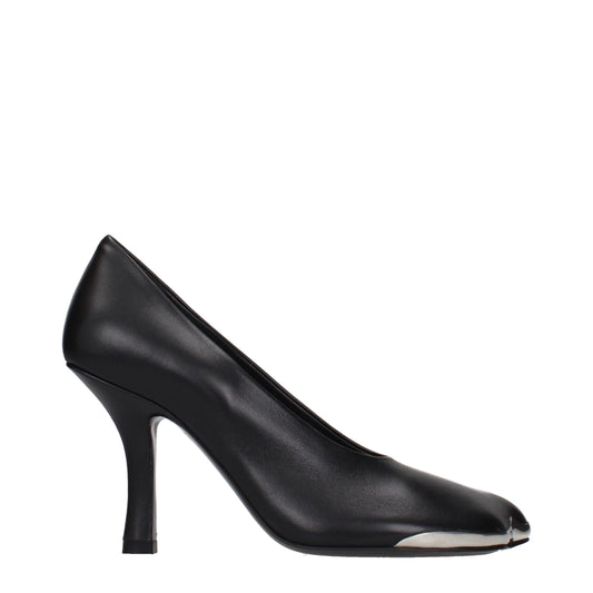 Zapatos de tacón alto de piel negra de Burberry