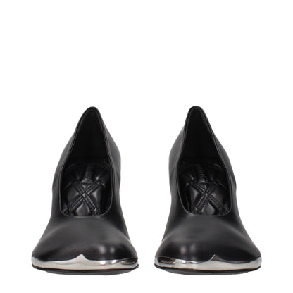 Zapatos de tacón alto de piel negra de Burberry