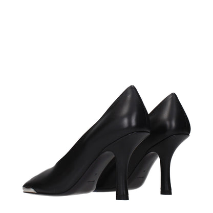 Zapatos de tacón alto de piel negra de Burberry