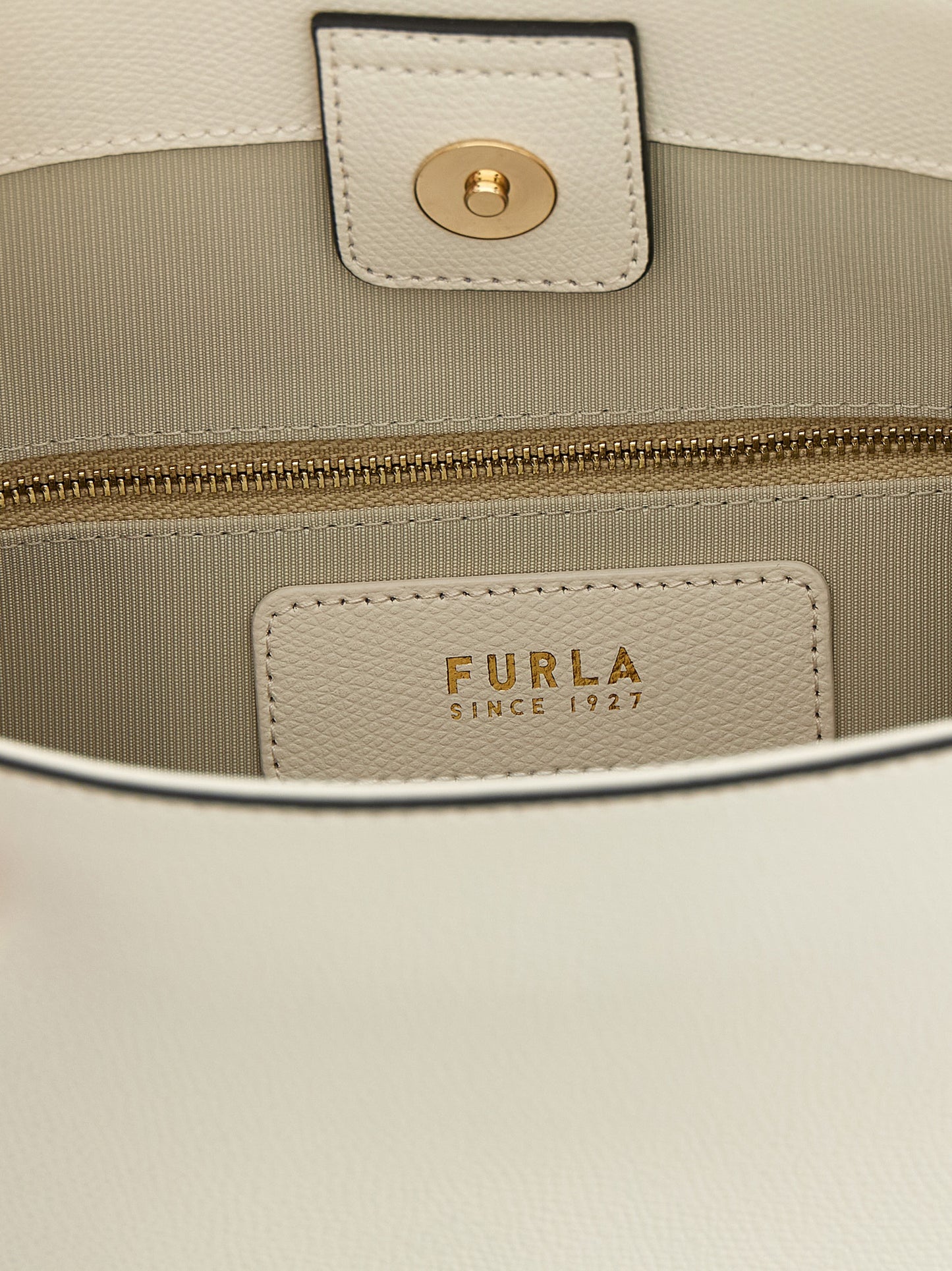 Bolso de hombro Furla de piel de becerro blanca