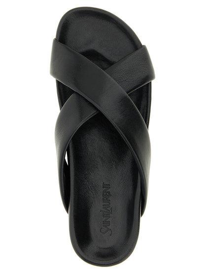 Chanclas Saint Laurent de piel de cordero negra