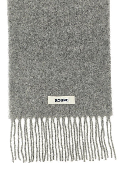 Jacquemus Foulard en peau d'alpaga gris