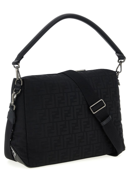 Bolso de hombro Fendi de poliamida negra