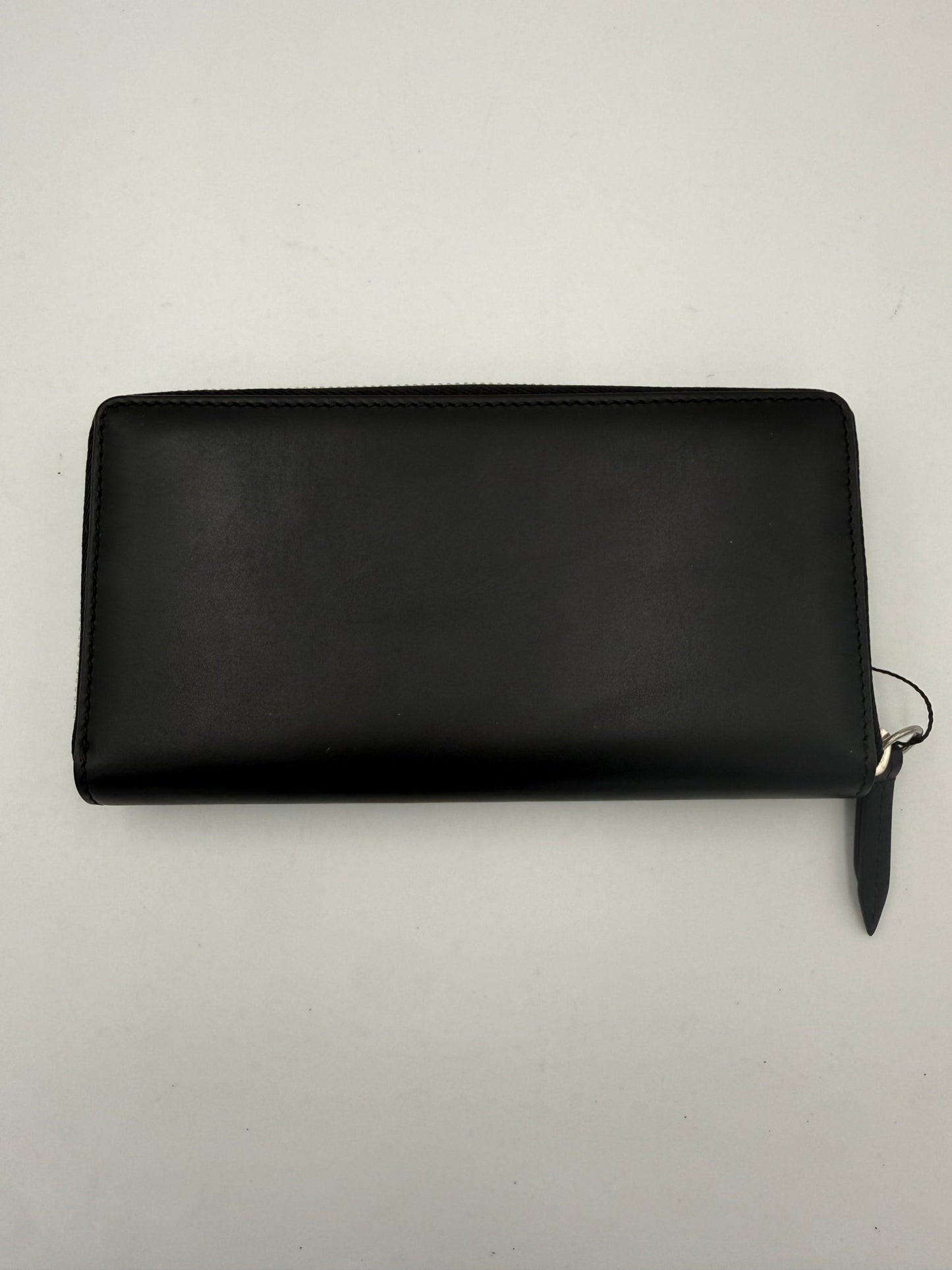 Gucci GUCCI Cartera Negra con Cierre de Cremallera y Logotipo Frontal en Relieve