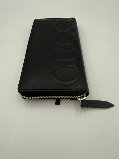 Gucci GUCCI Cartera Negra con Cierre de Cremallera y Logotipo Frontal en Relieve