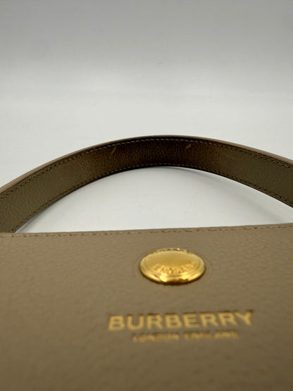 Bolso Tote Title Bag Burberry Gran Organización Diaria