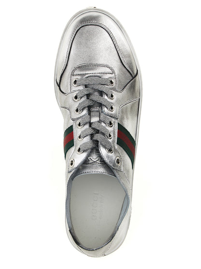 Zapatillas deportivas de piel de cordero plateada Gucci