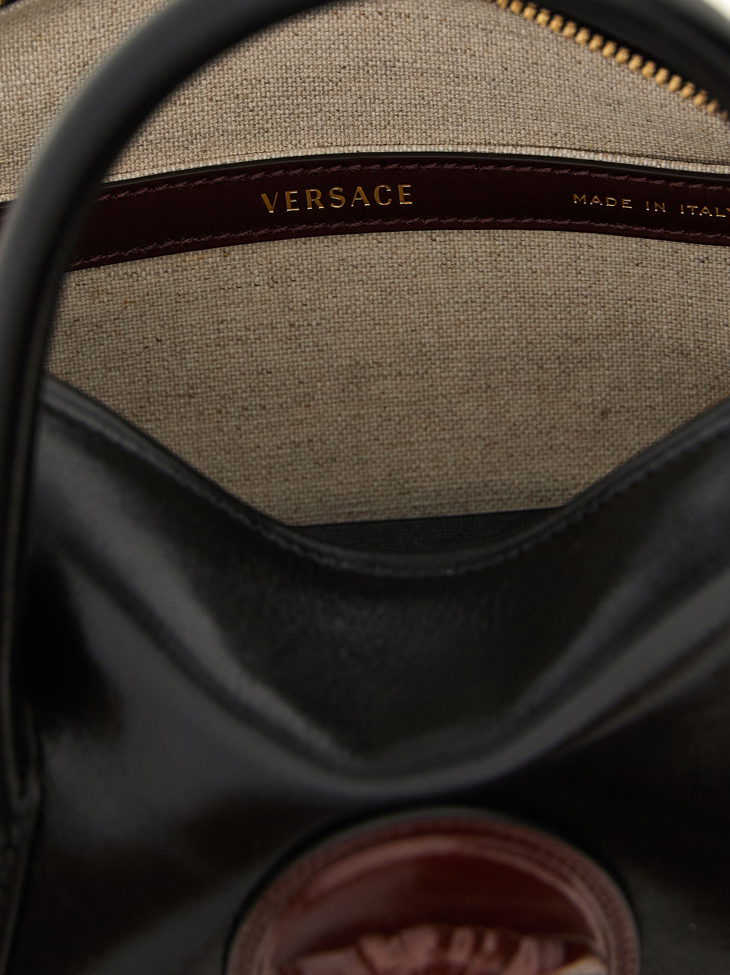 Bolso de piel de ternera negra Versace