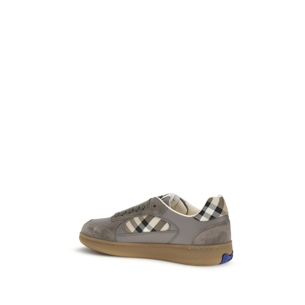 Baskets basses Burberry en cuir de veau Bos Taurus gris