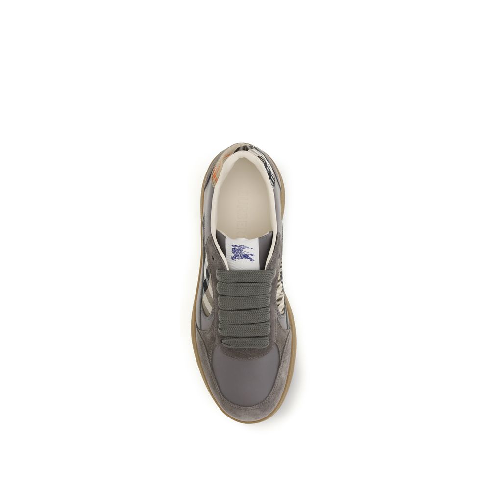 Baskets basses Burberry en cuir de veau Bos Taurus gris