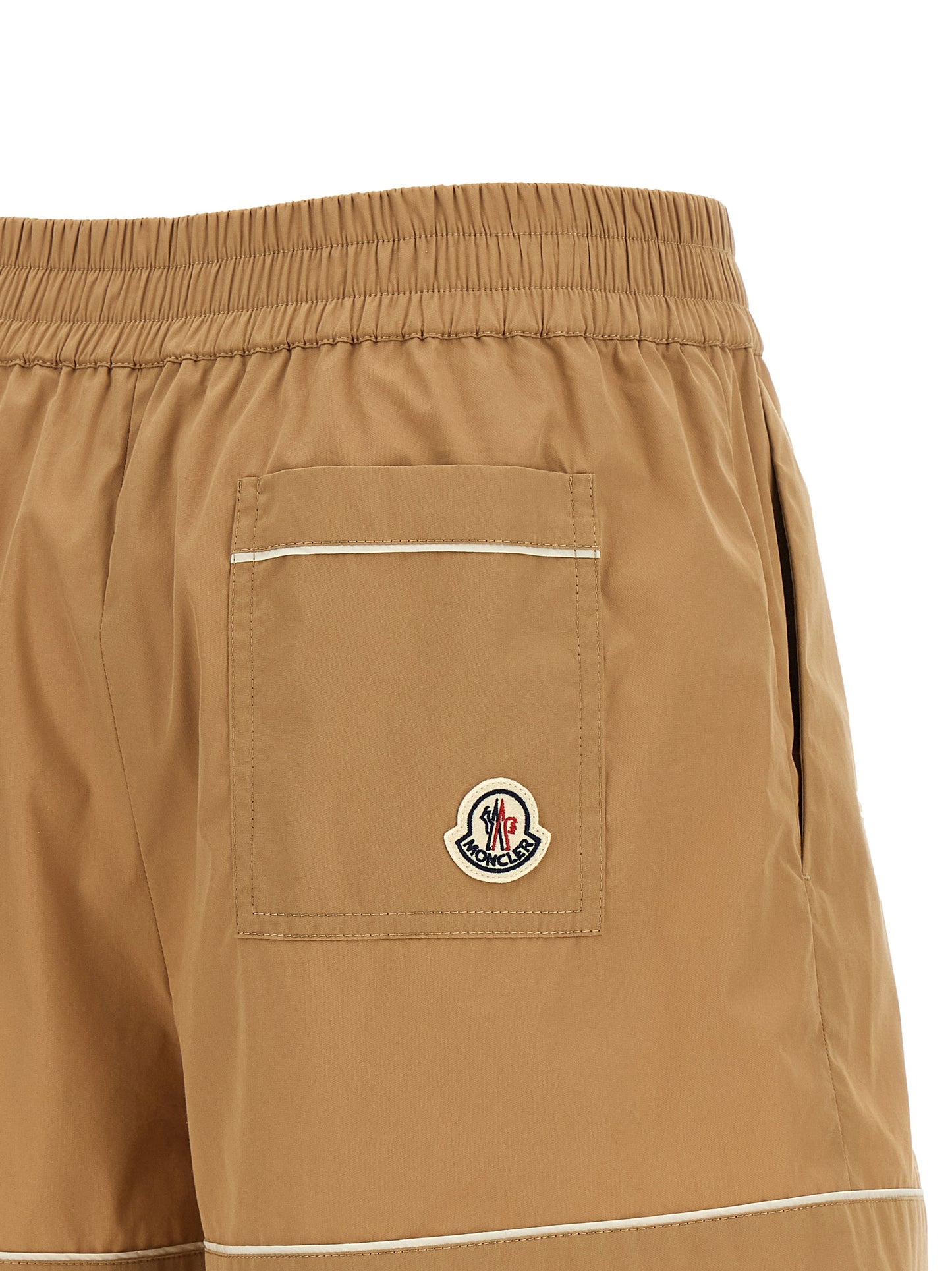Pantalones cortos Moncler bermudas de nailon beige