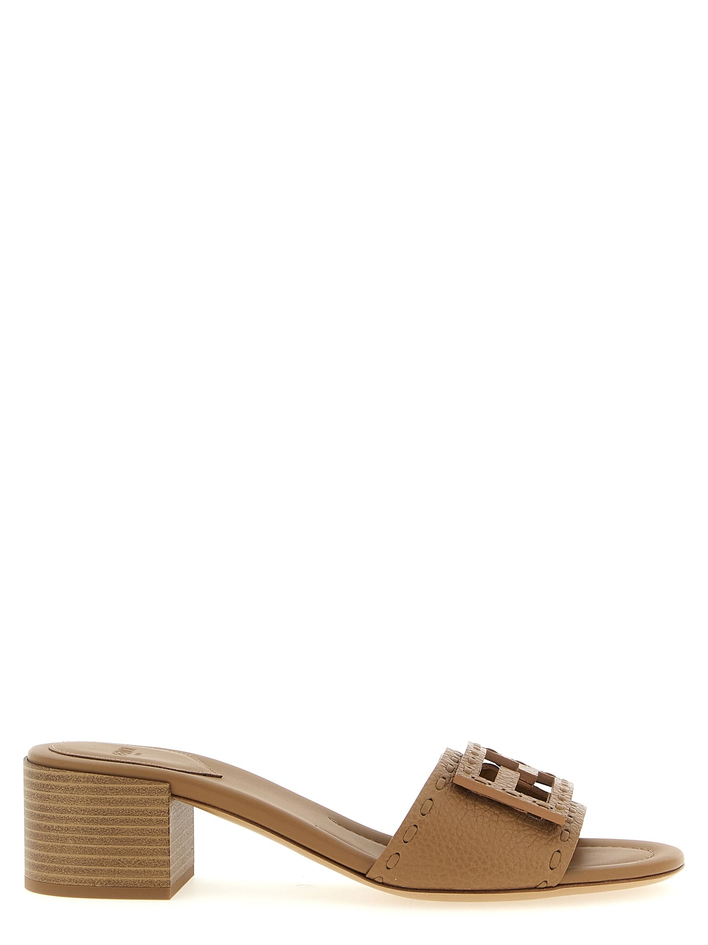 Sandalias Planas Fendi De Piel De Ternera Beige Colección Baguette