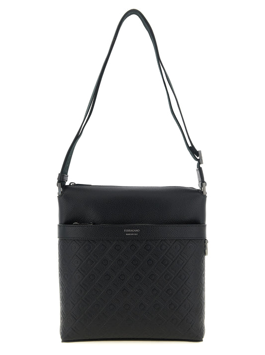 Ferragamo Bandolera De Cuero De Becerra - Detalle Logotipo Embosado