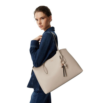 Bolso De Mano De Polietileno Acabado Metálico Dorado Guess