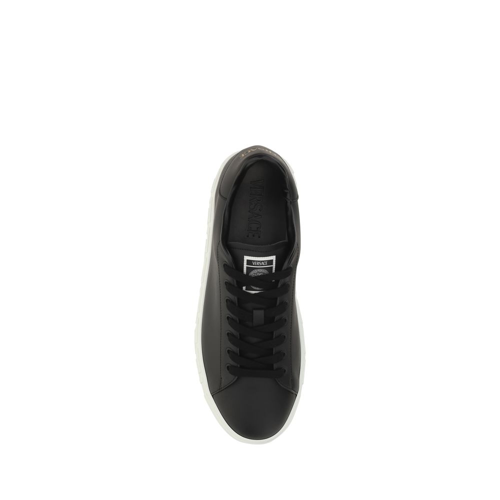 Versace Baskets basses en cuir noir Bos Taurus - Silhouette classique