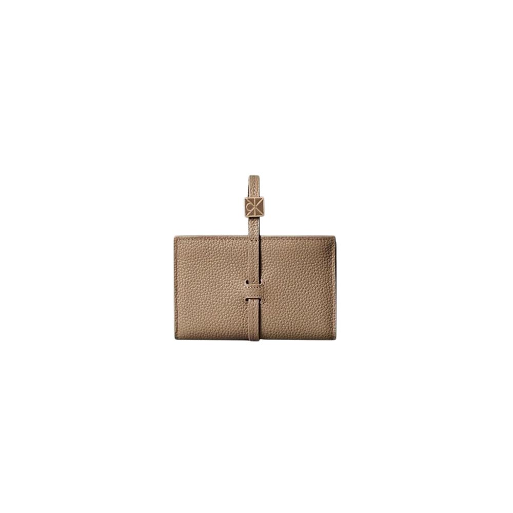Billetera Femenina De Piel Beige Calvin Klein Emblem Hw