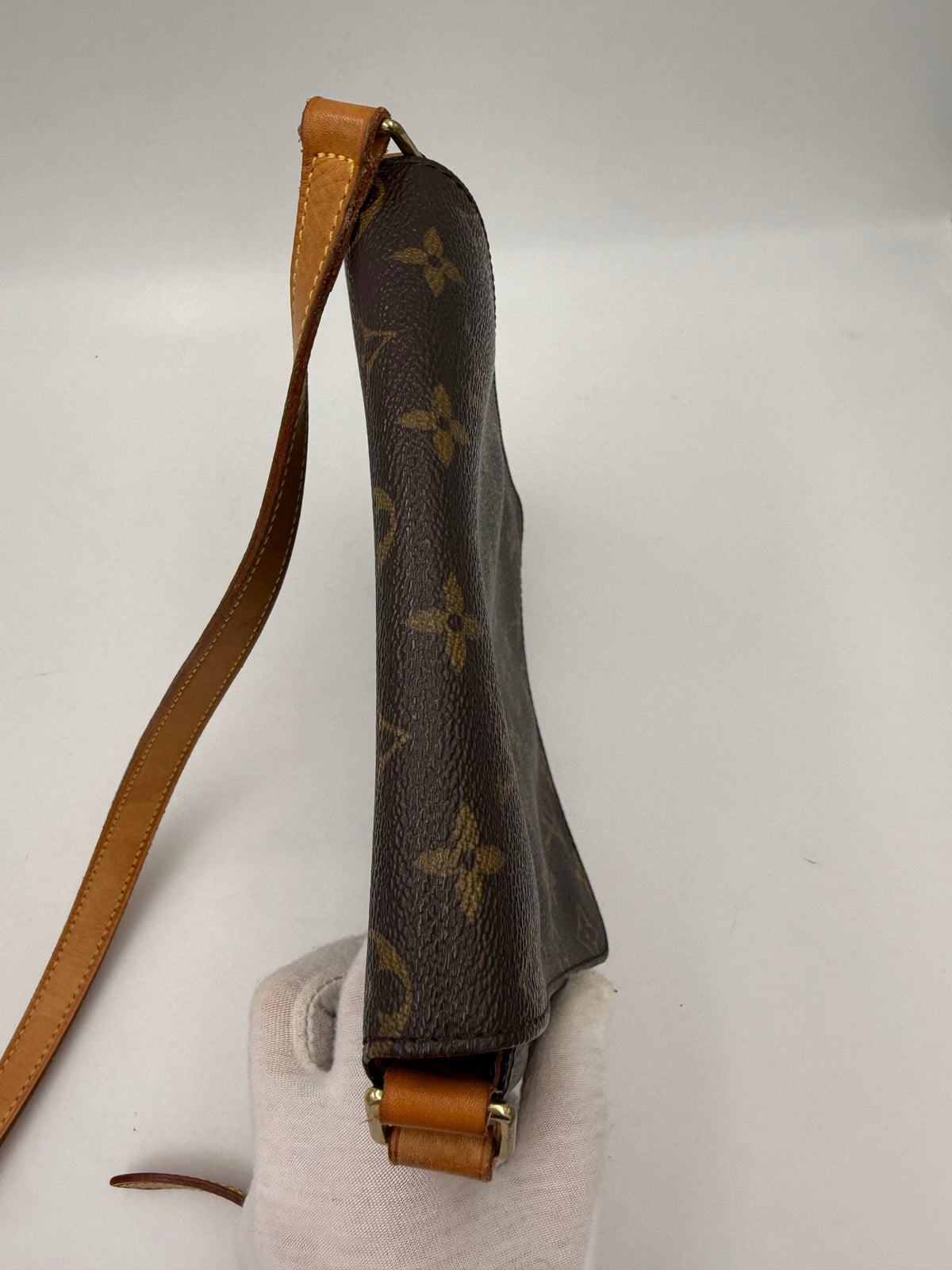 Sac à main LOUIS VUITTON MUSETTE en toile Monogram