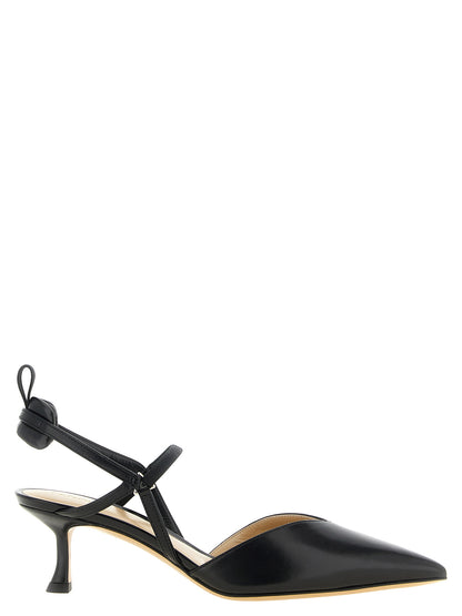 Escarpins à mi-talon en cuir de veau noir Fendi