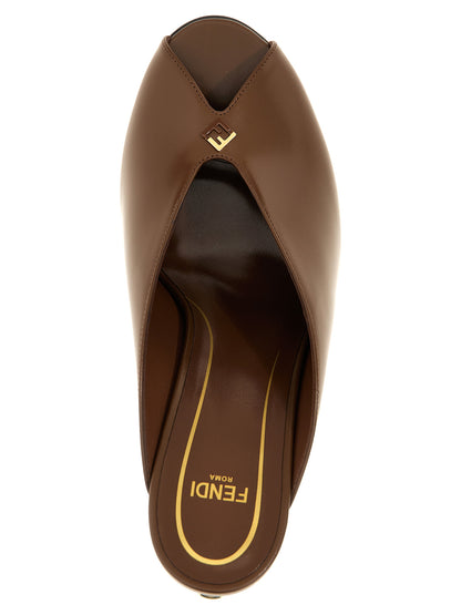Escarpins à talons hauts Fendi en cuir d'agneau marron