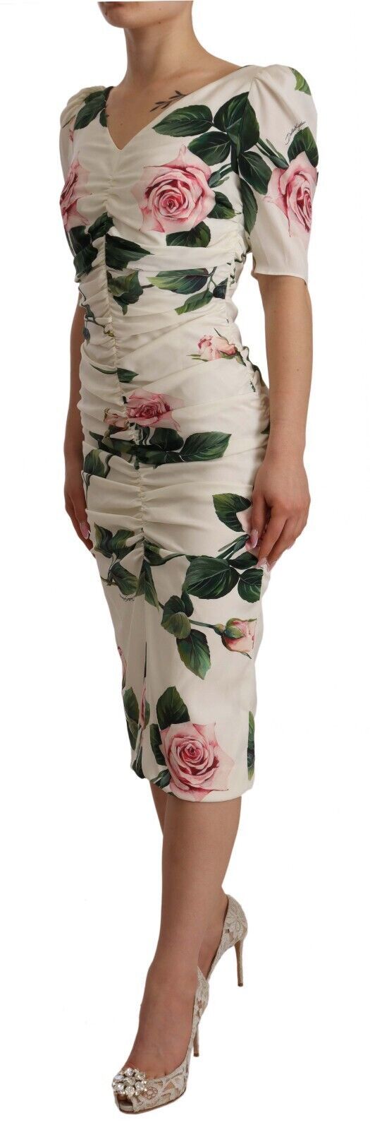 Vestido plisado de seda elástica con estampado de rosas blancas de Dolce & Gabbana