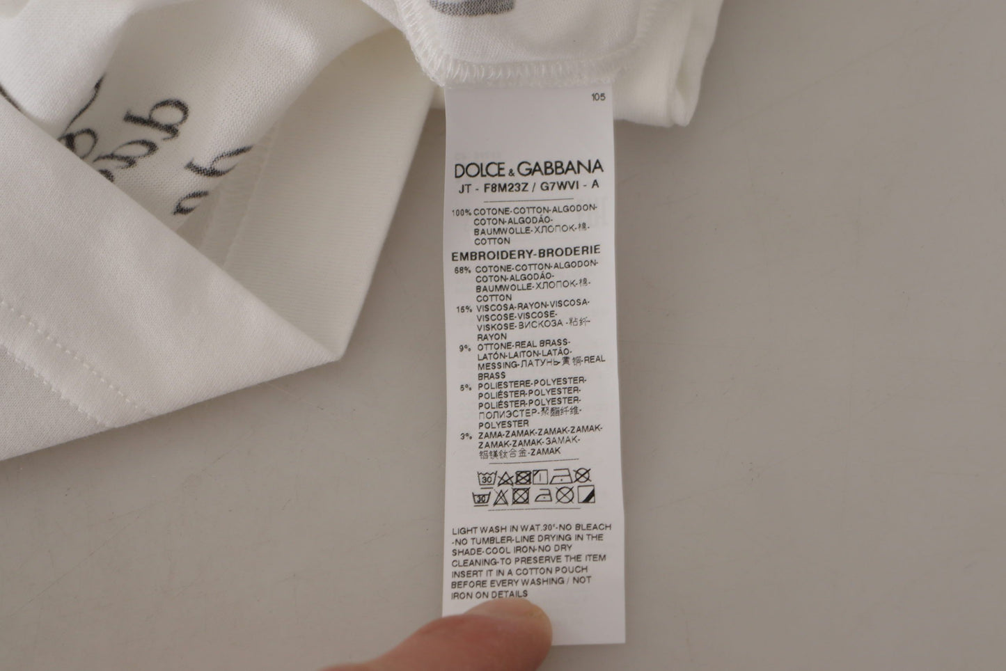 Camiseta de algodón con cuello redondo y estampado de rosas blancas y negras de Dolce & Gabbana