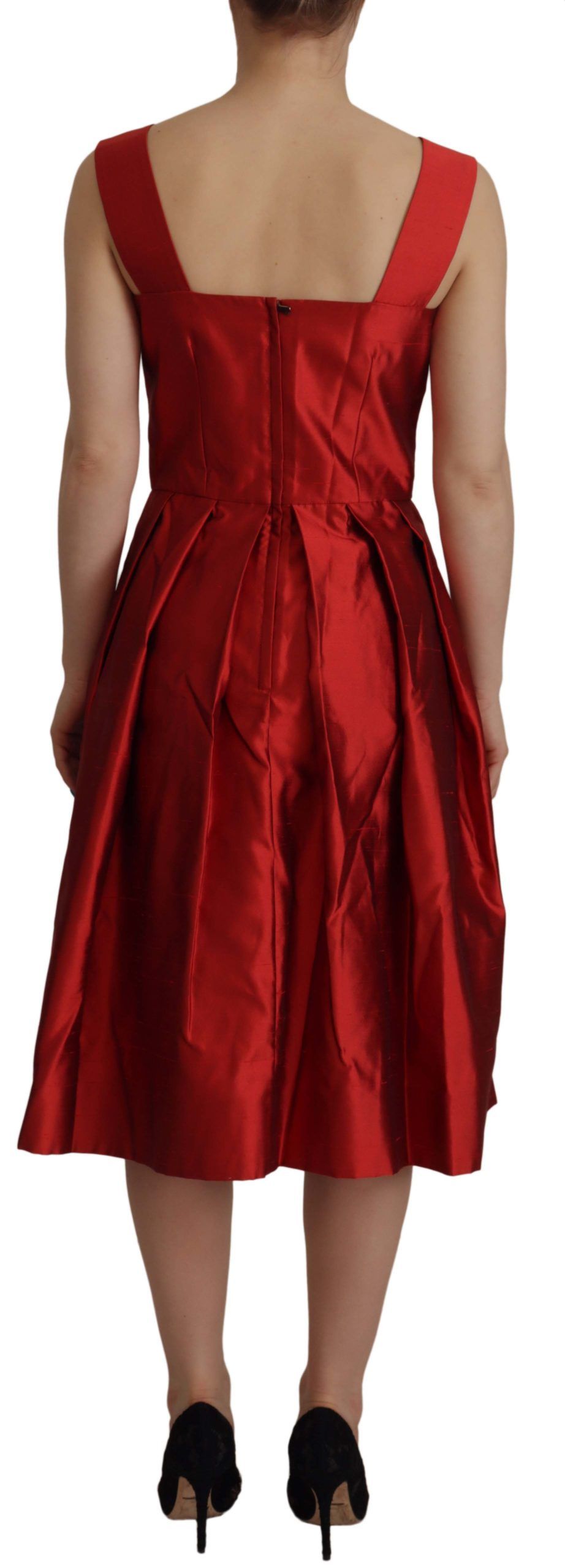 Vestido de satén y seda rojo plisado con corte A de Dolce & Gabbana