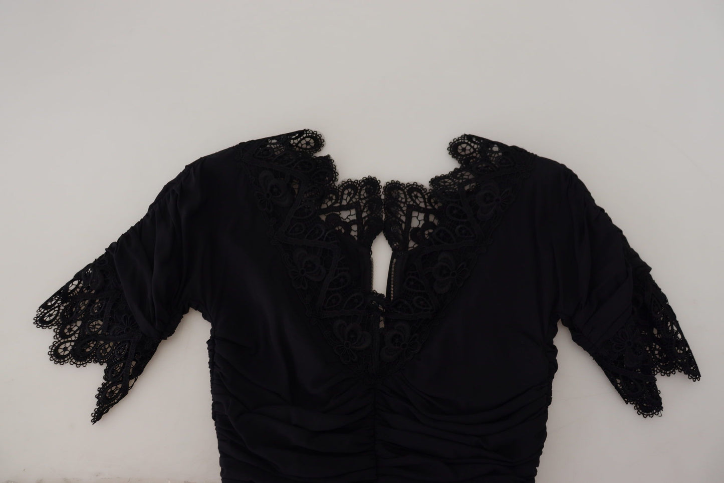 Vestido de seda entallado, tipo tubo, de encaje, midi, negro de Dolce & Gabbana