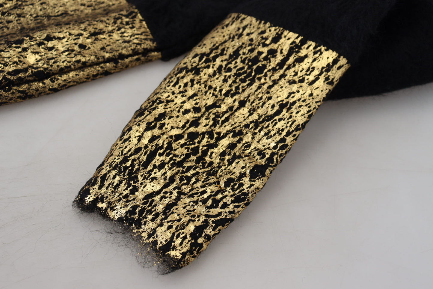 Dolce & Gabbana Jersey de cuello alto en mohair negro y dorado para hombre