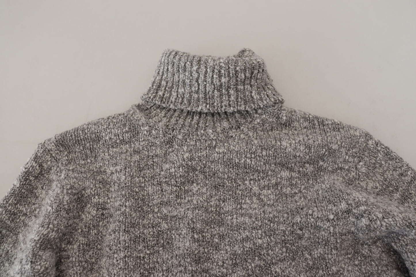 Suéter de cuello alto de punto de lana gris de Dolce & Gabbana