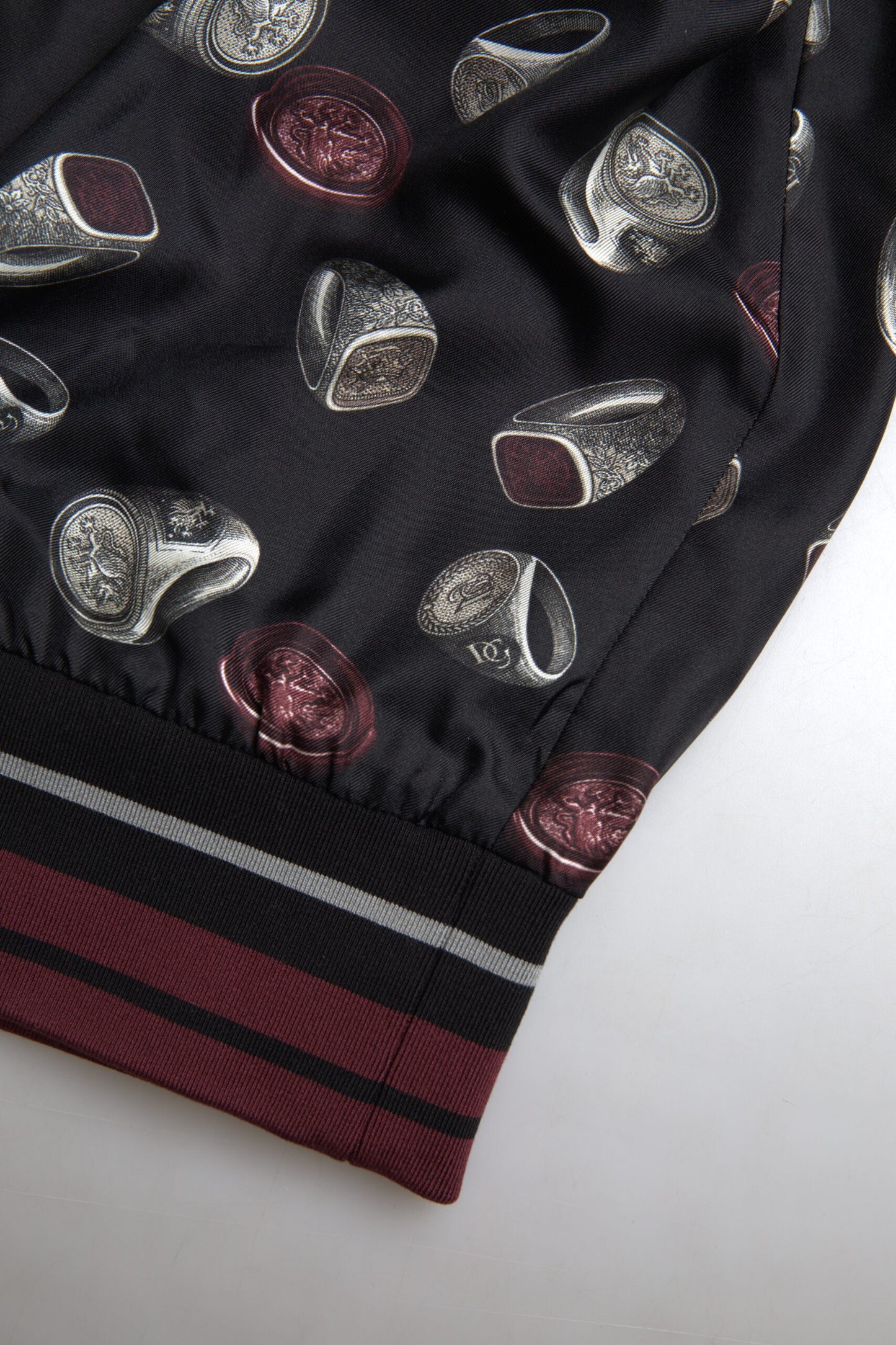 Sudadera Dolce & Gabbana negra de seda con cuello redondo y estampado de anillos