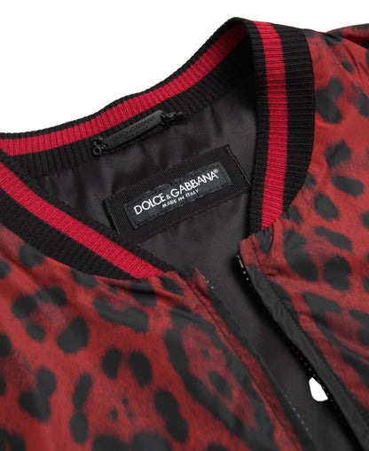 Chaqueta corta tipo bomber con estampado de leopardo rojo de Dolce & Gabbana