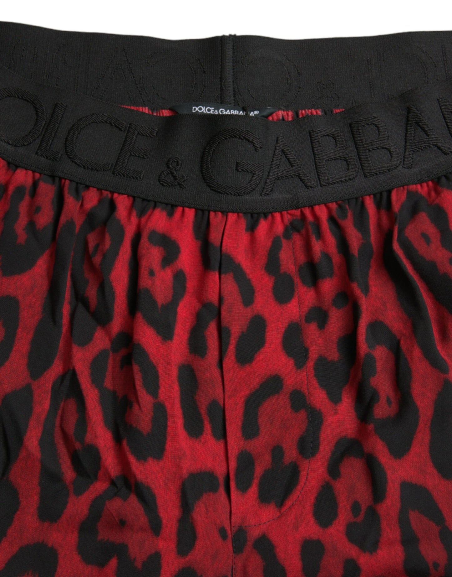 Pantalones cortos bermudas Dolce & Gabbana de viscosa con estampado de leopardo rojo