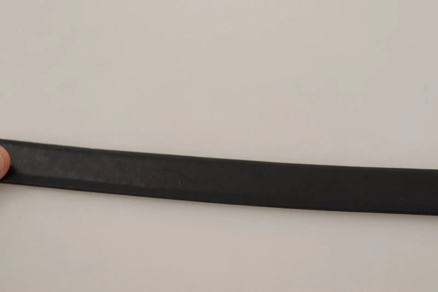 Dolce & Gabbana Cinturón Clásico de Piel Negra con Hebilla de Metal Tono Plateado