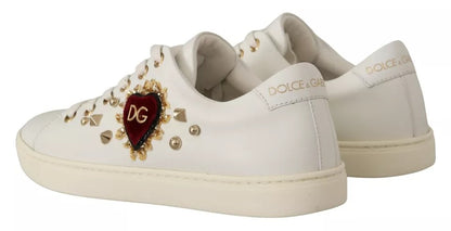 Zapatillas Dolce & Gabbana de cuero blanco con corazón dorado y rojo