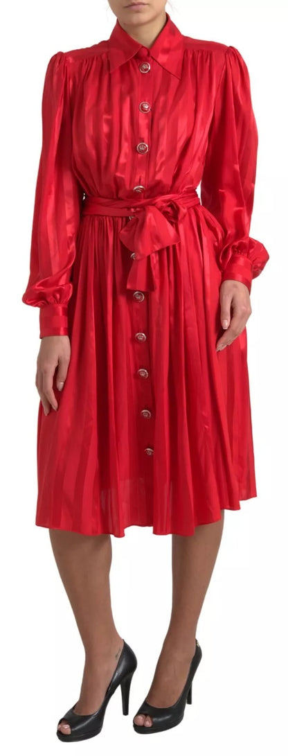 Vestido midi de satén y seda rojo con botones y cinturón de Dolce & Gabbana