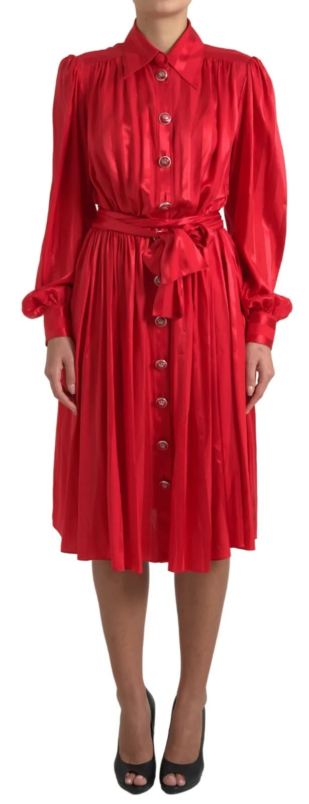 Vestido midi de satén y seda rojo con botones y cinturón de Dolce & Gabbana