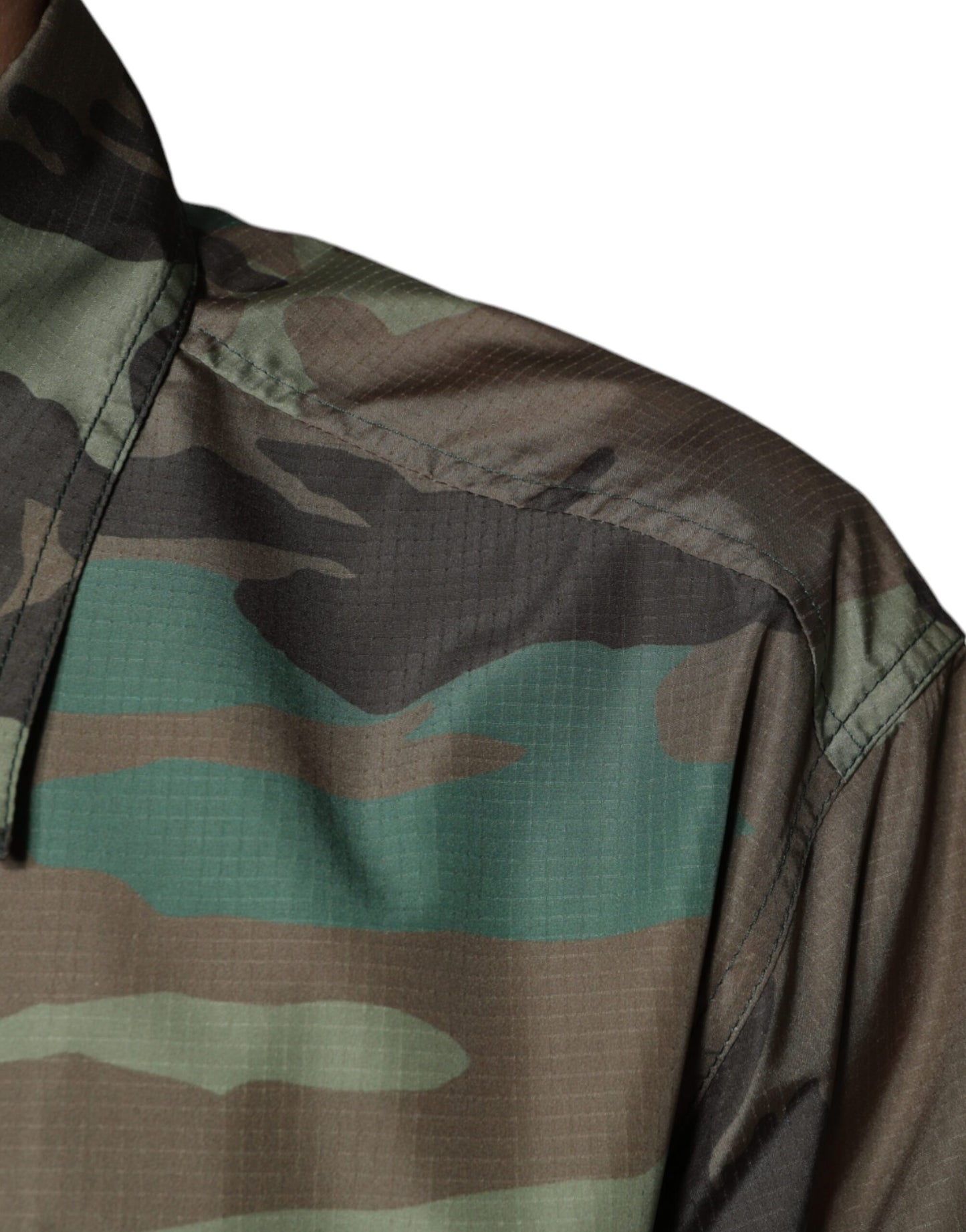 Camisa abotonada con estampado de camuflaje multicolor de Dolce & Gabbana