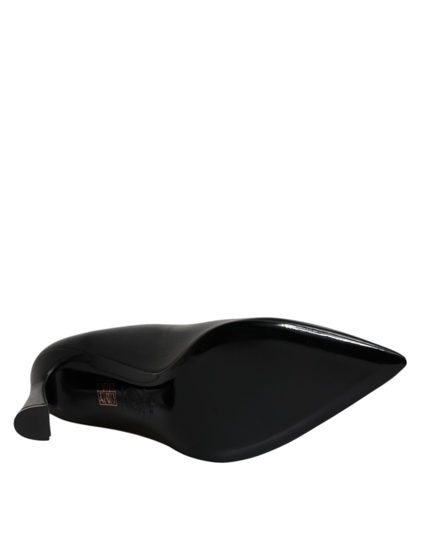 Zapatos de tacón Versace de cuero negro con placa del logo