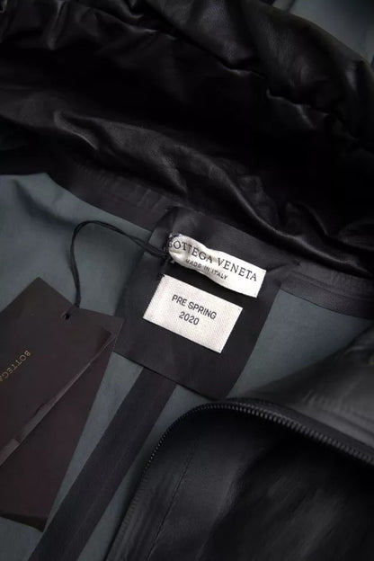 Gabardina Bottega Veneta de piel negra con capucha para hombre