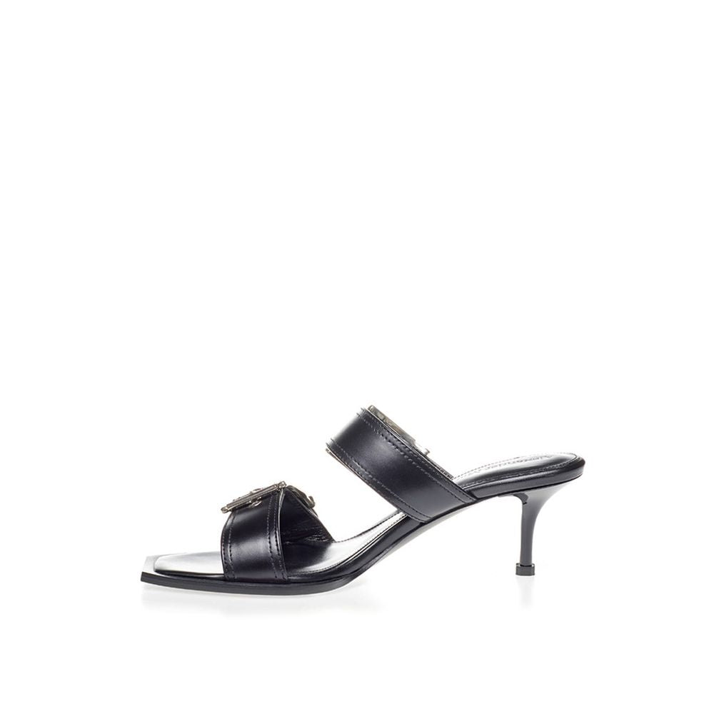 Sandalias Alexander McQueen de cuero negro con tacón de aguja
