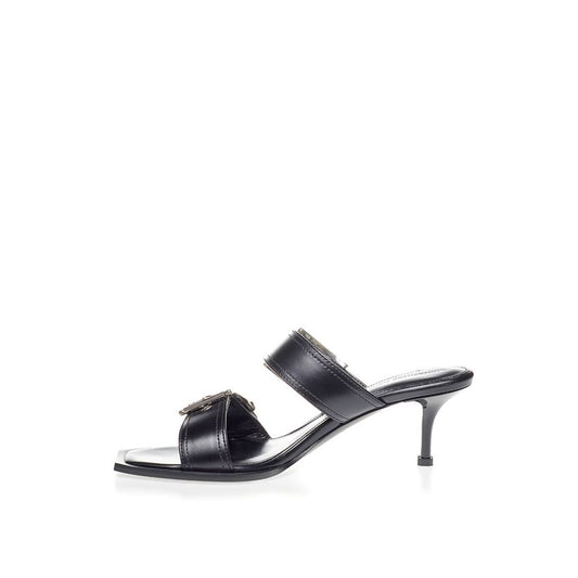 Sandalias Alexander McQueen de cuero negro con tacón de aguja