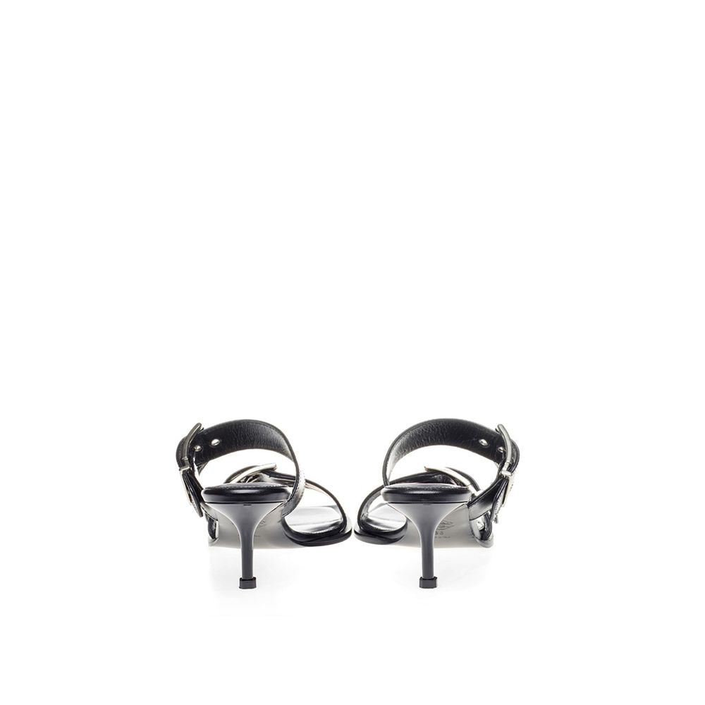 Sandalias Alexander McQueen de cuero negro con tacón de aguja