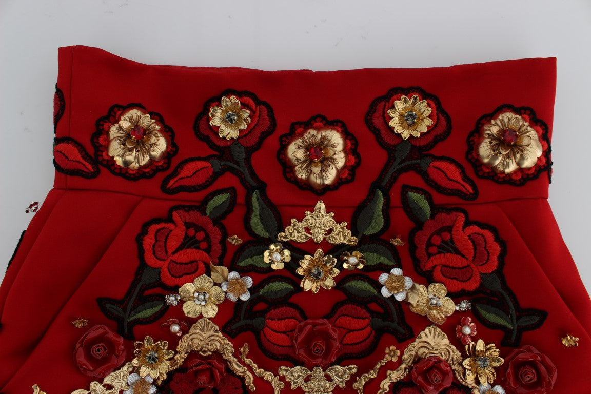 Pantalones cortos Dolce & Gabbana de seda roja con rosas de cristal