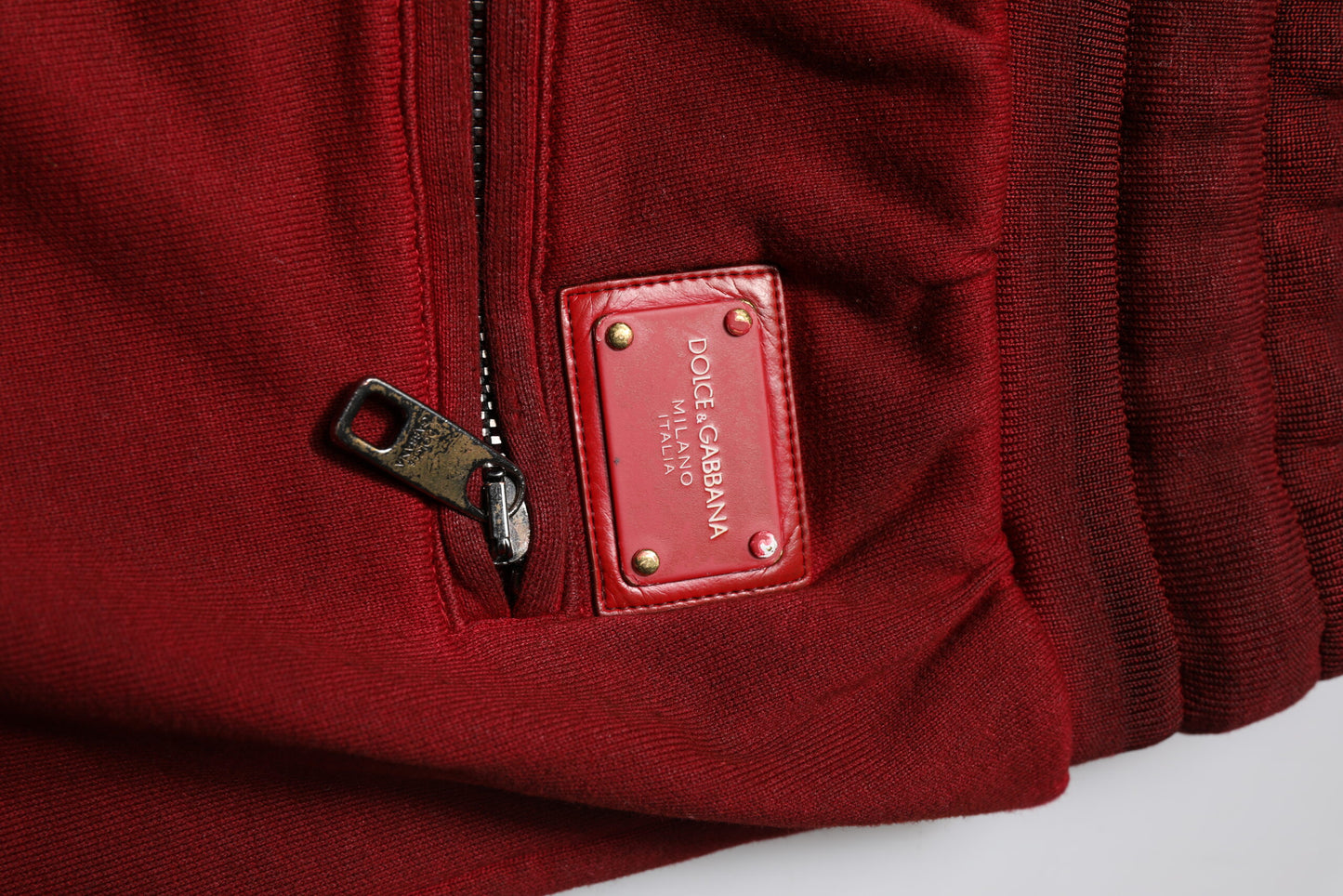 Dolce & Gabbana Pantalones cortos de chándal bermudas estilo rasgado color granate