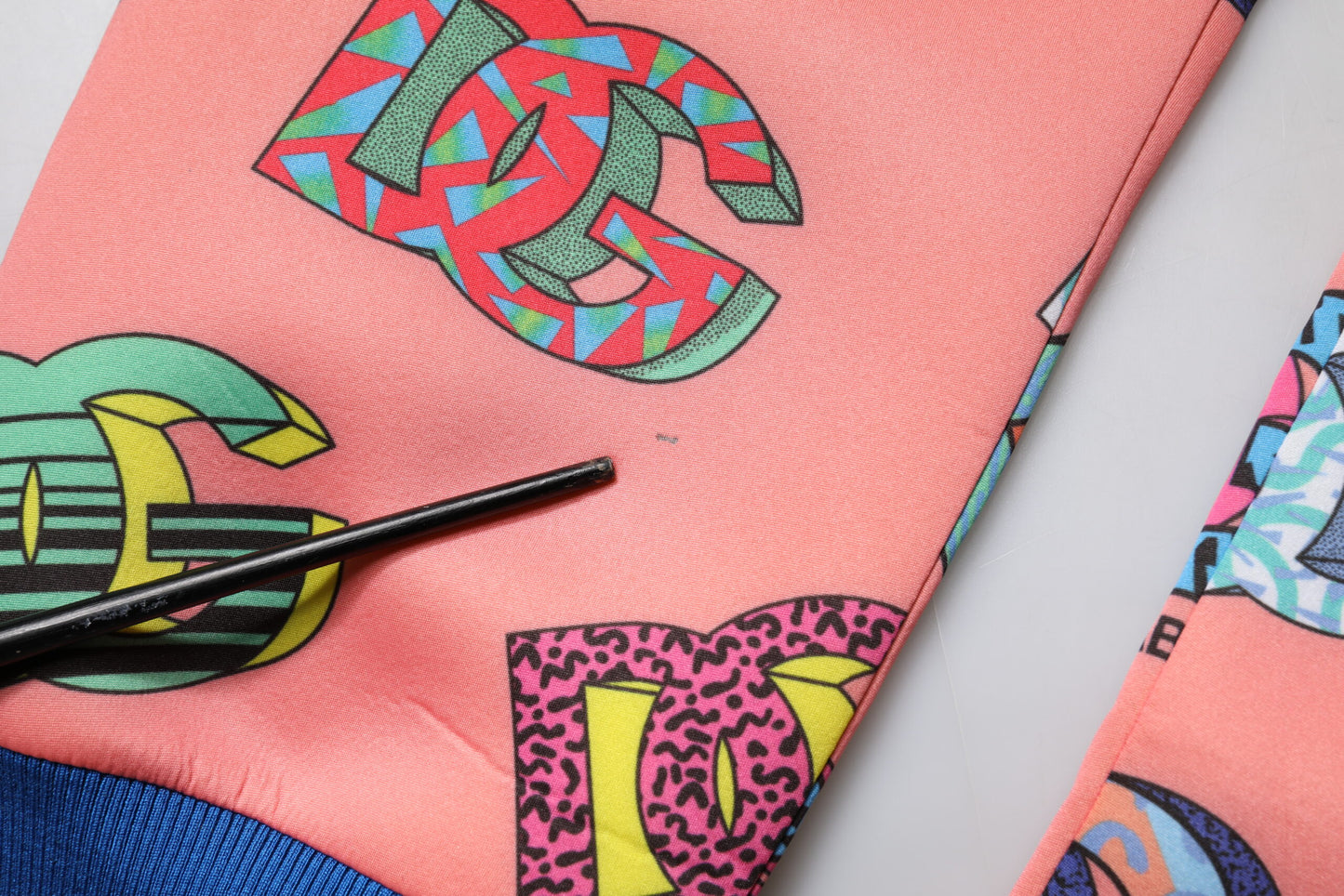 Pantalones de chándal deportivos con monograma del logotipo rosa de Dolce & Gabbana