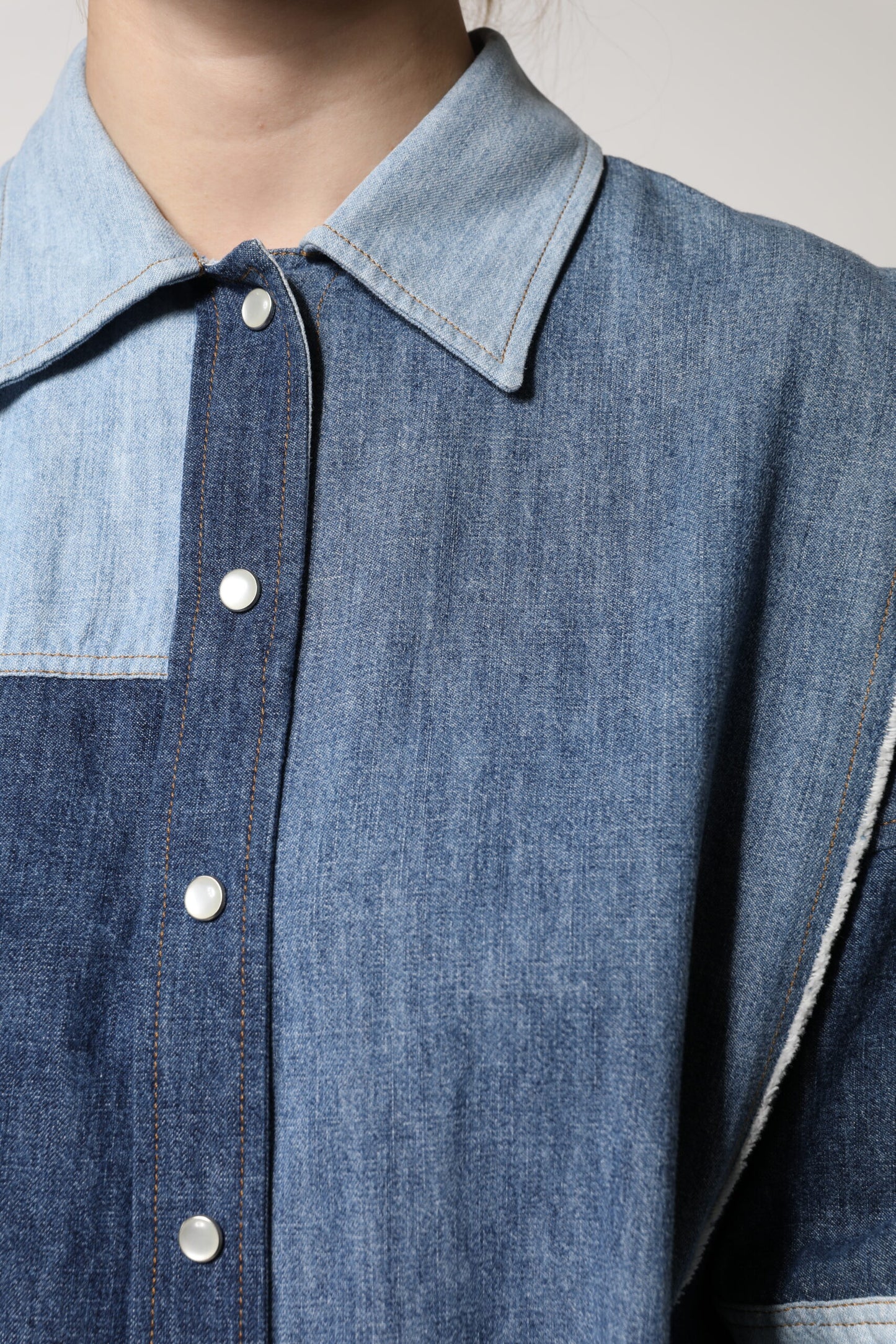 Dolce & Gabbana Blusa de manga larga con cuello y botones de algodón azul